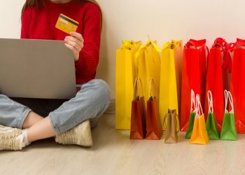 omni channel focus on the customer shopping experience